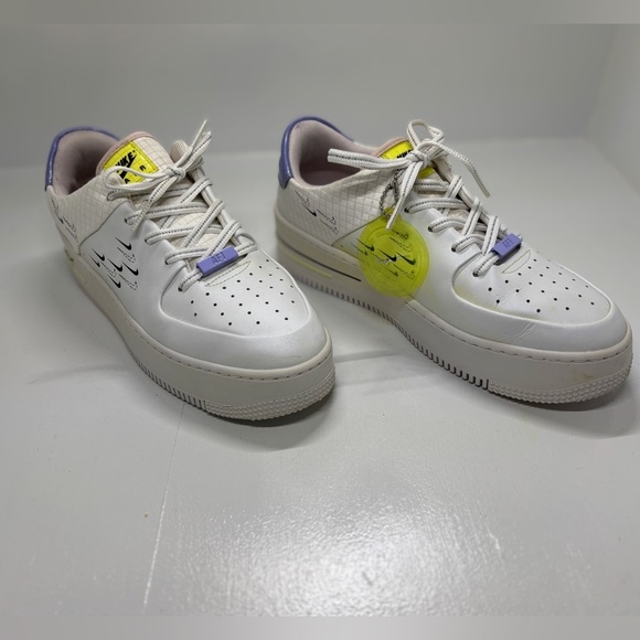 Women’s Nike Air Force 1 sage low size 8 1/2 - Picture 2 of 12